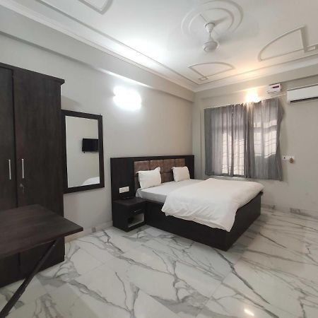 OYO 92169 Apple Leaf Banquet&Hotel Alīgarh Extérieur photo
