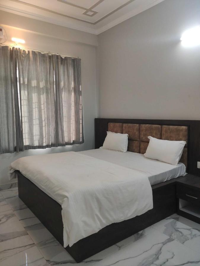 OYO 92169 Apple Leaf Banquet&Hotel Alīgarh Extérieur photo