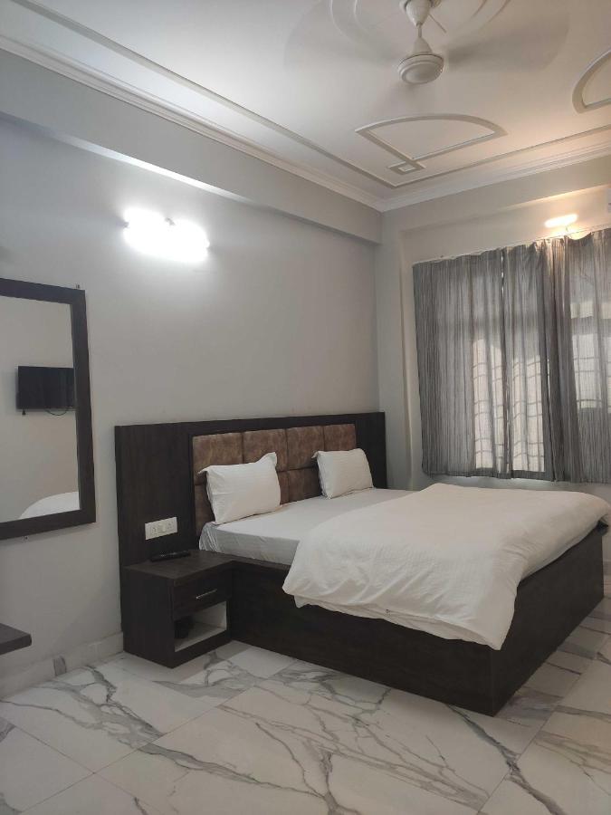 OYO 92169 Apple Leaf Banquet&Hotel Alīgarh Extérieur photo
