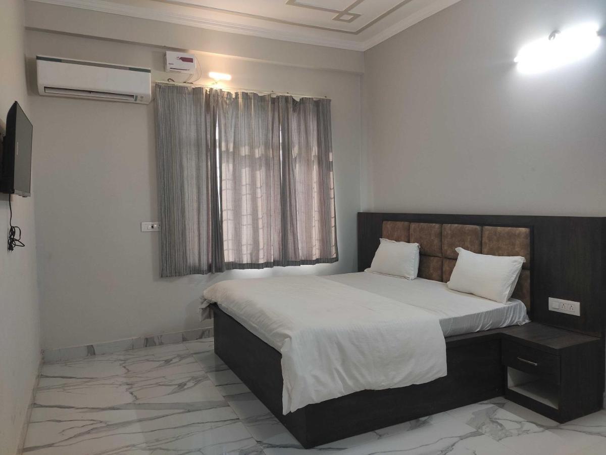 OYO 92169 Apple Leaf Banquet&Hotel Alīgarh Extérieur photo